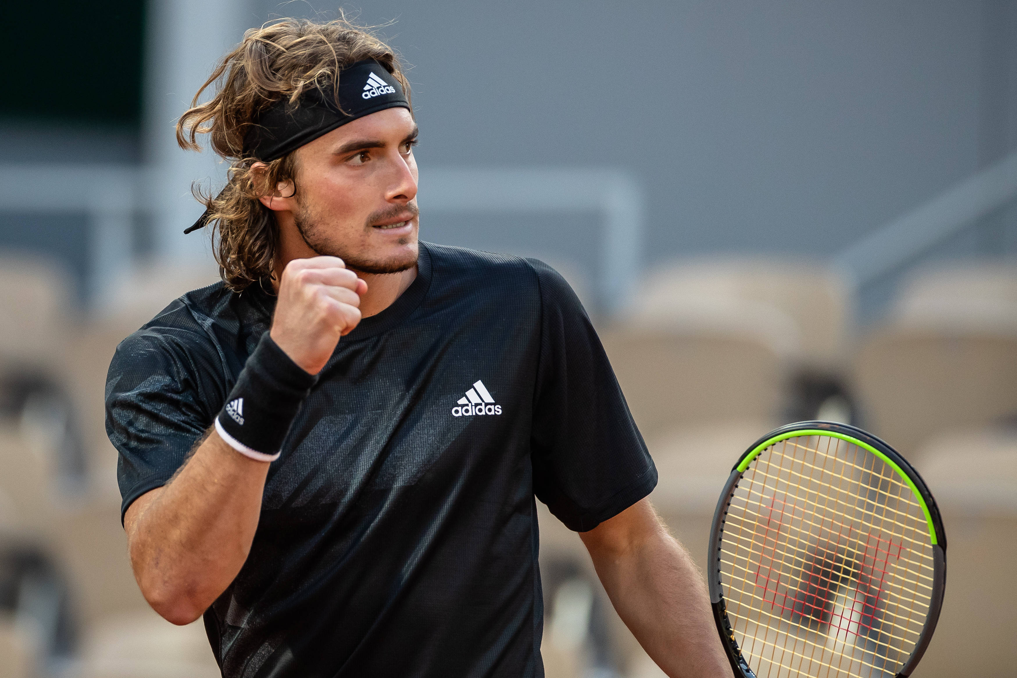 英国网球队爆冷世界网球队，西西帕斯关键制胜的简单介绍