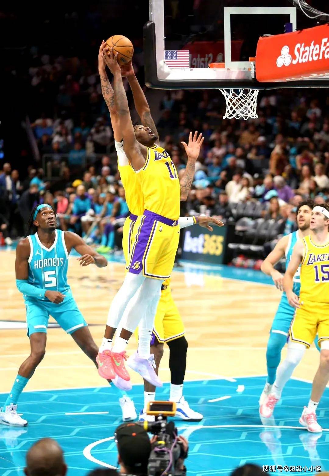 关于黄蜂绝杀湖人B队，哈里斯关键制胜的信息