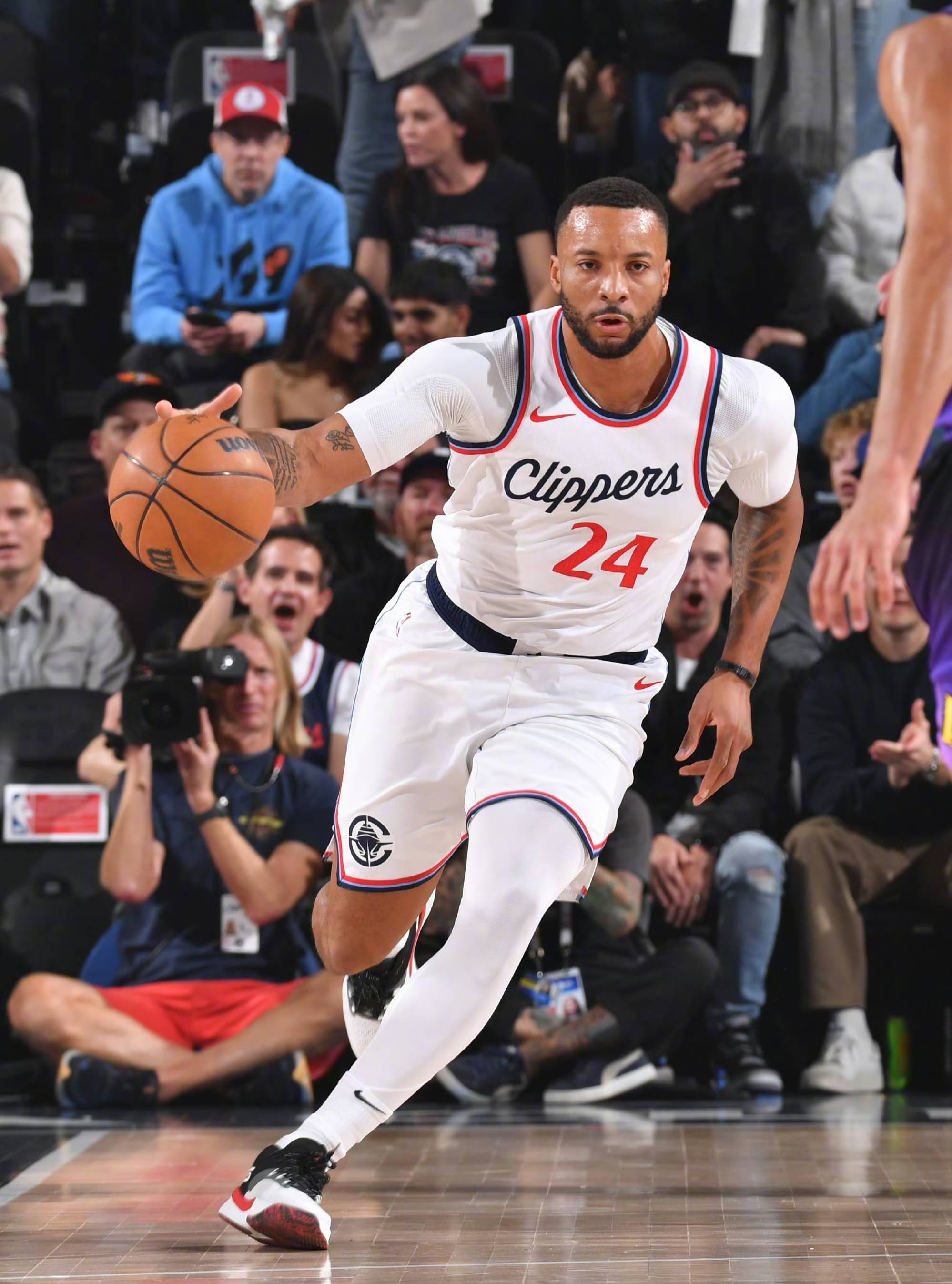 湖人险胜立陶宛男篮，波特关键制胜