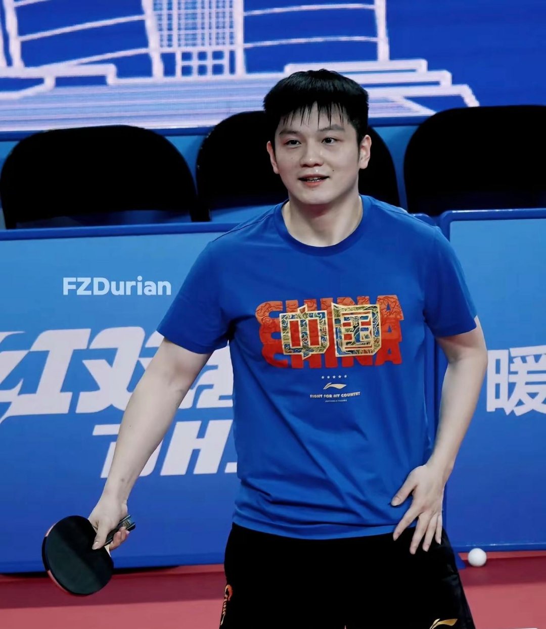 中国乒乓球队横扫日本乒乓球队，奥恰洛夫绝境逆转