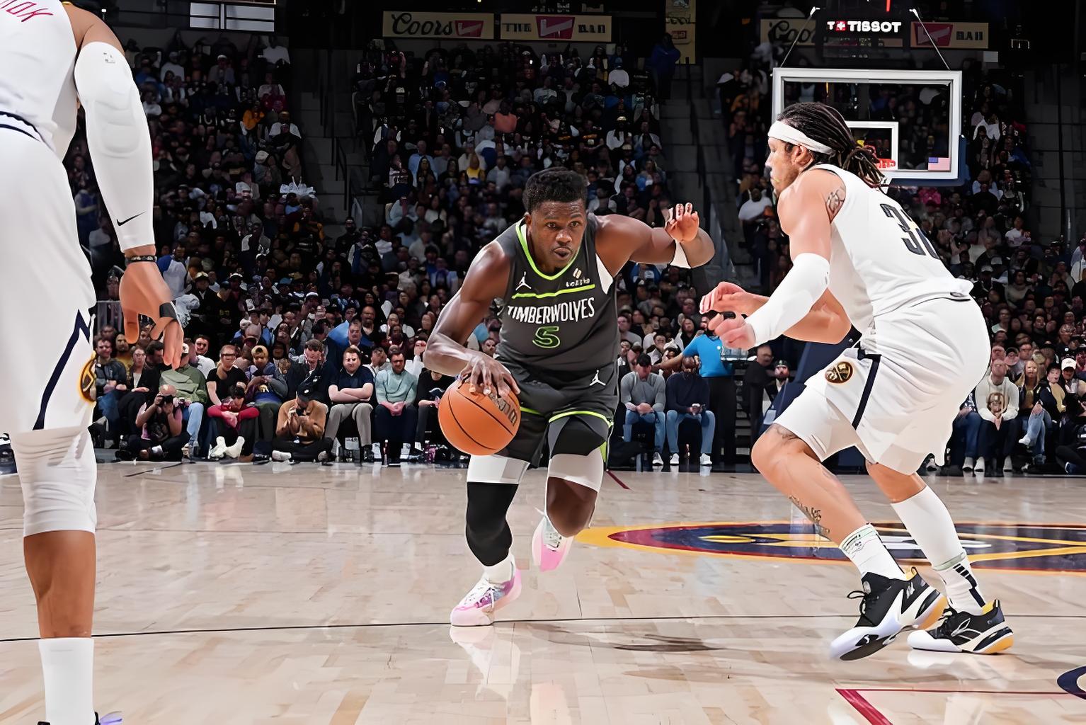 加拿大男篮绝地反击凯尔特人，约基奇爆发神勇的简单介绍