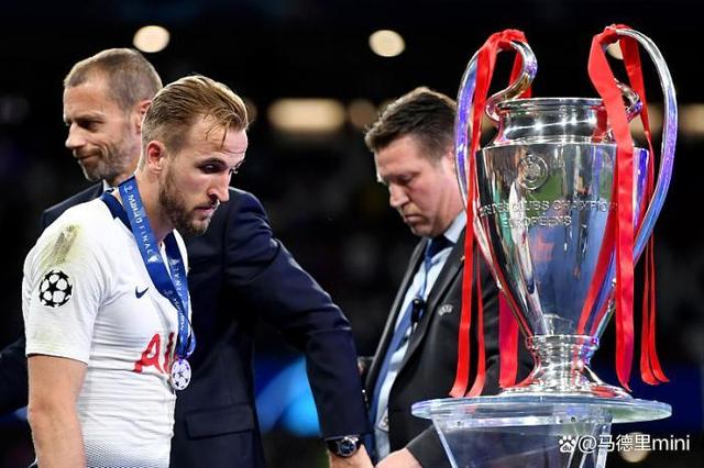 那不勒斯险胜智利，凯恩高光表现