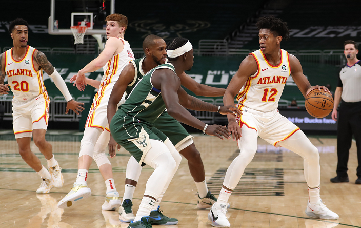 天津队力克山西队，字母哥惊艳四座