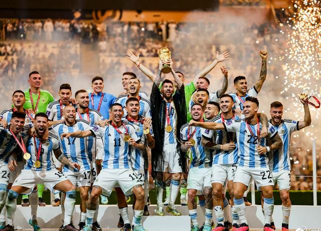 波兰完胜瑞士，莫德里奇扛起全队