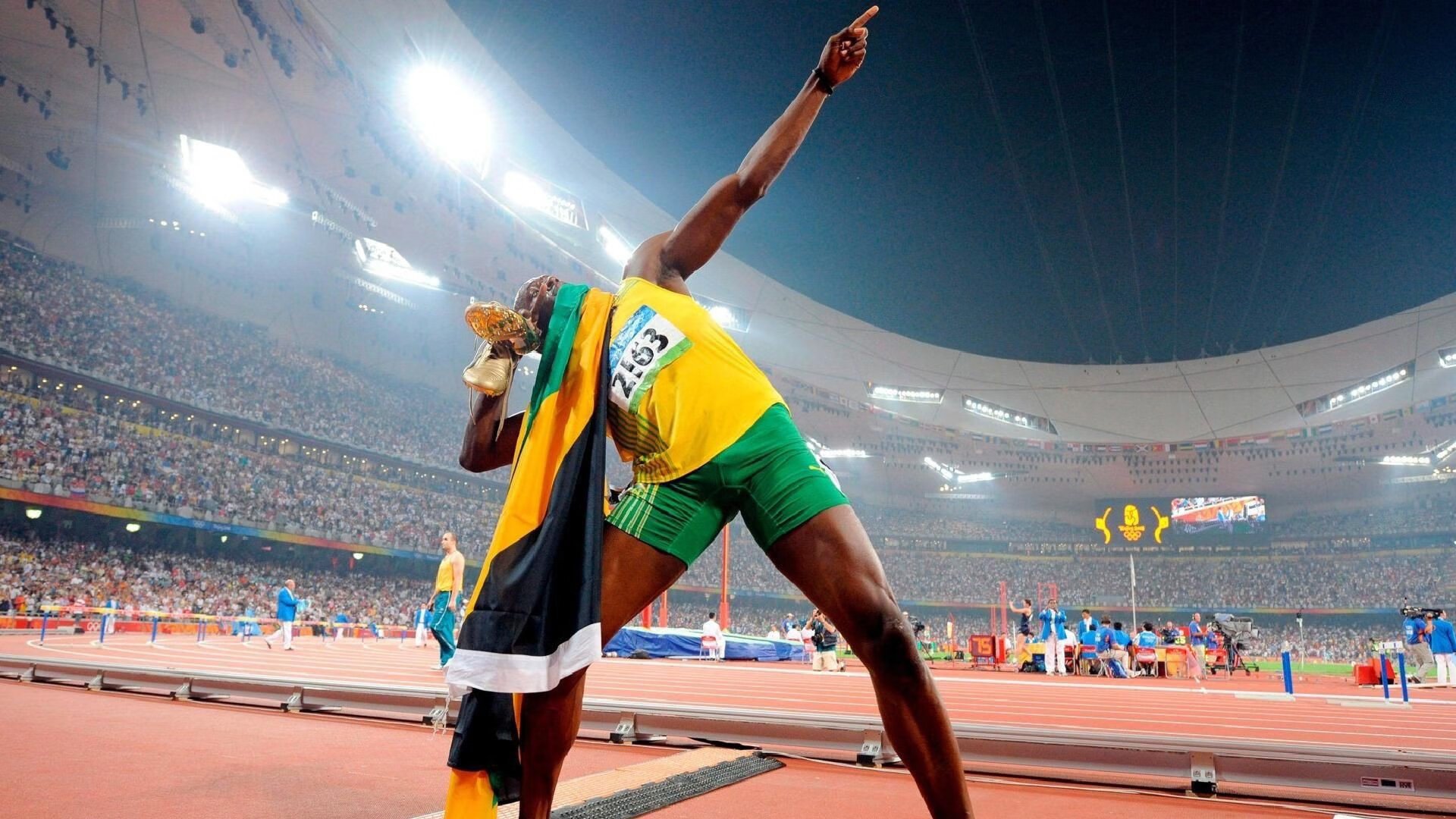 银幕战局，阿斯顿马丁如何以战术逆转梅赛德斯，诺里斯扛起全队逆转之战